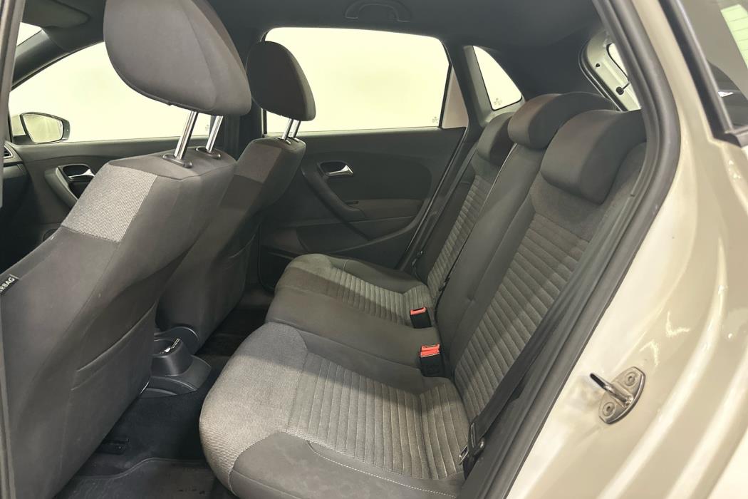 VOLKSWAGEN Polo 2011