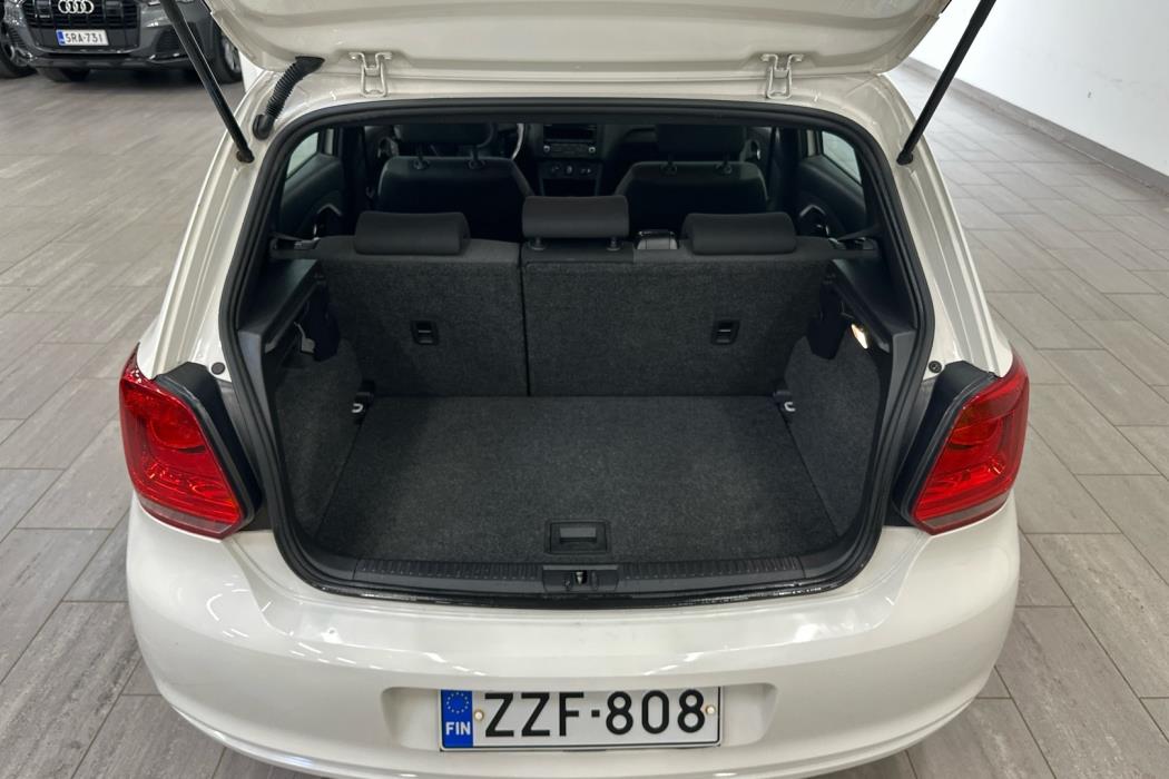 VOLKSWAGEN Polo 2011