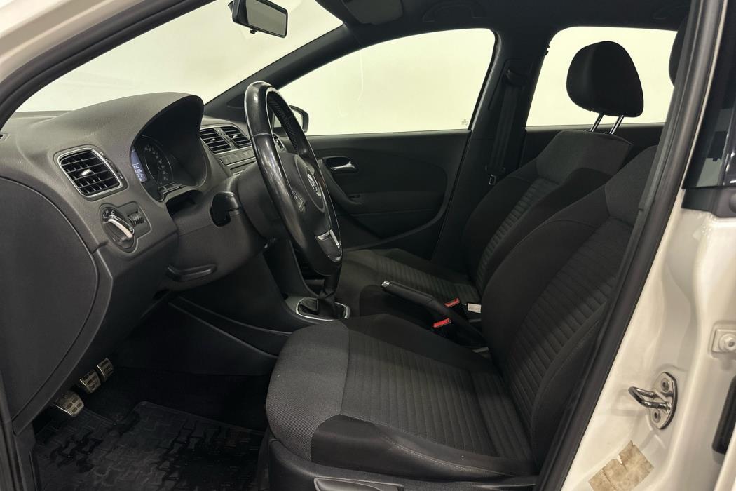 VOLKSWAGEN Polo 2011