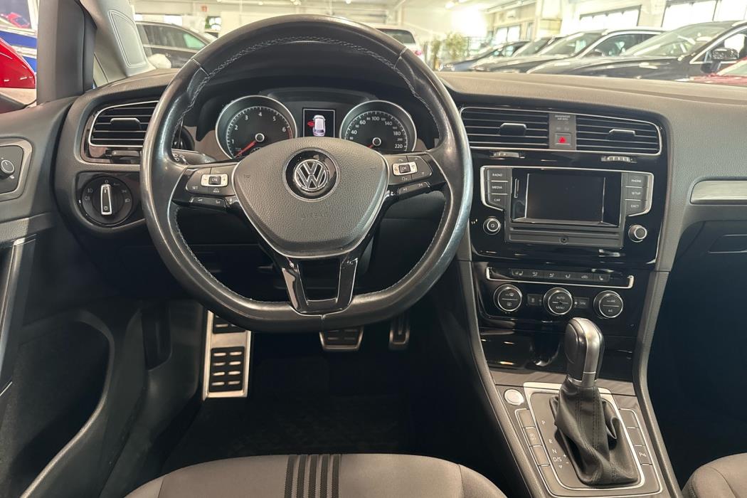 VOLKSWAGEN Golf 2017
