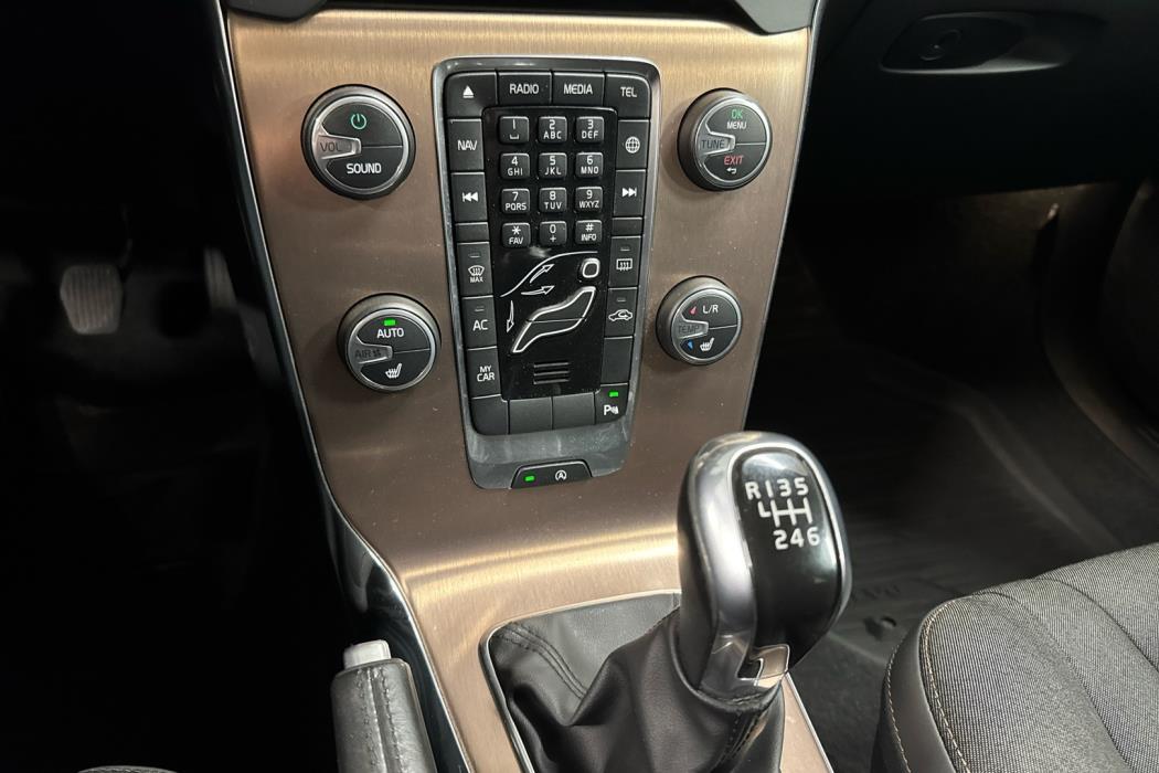 VOLVO V40 Cross Country 2014