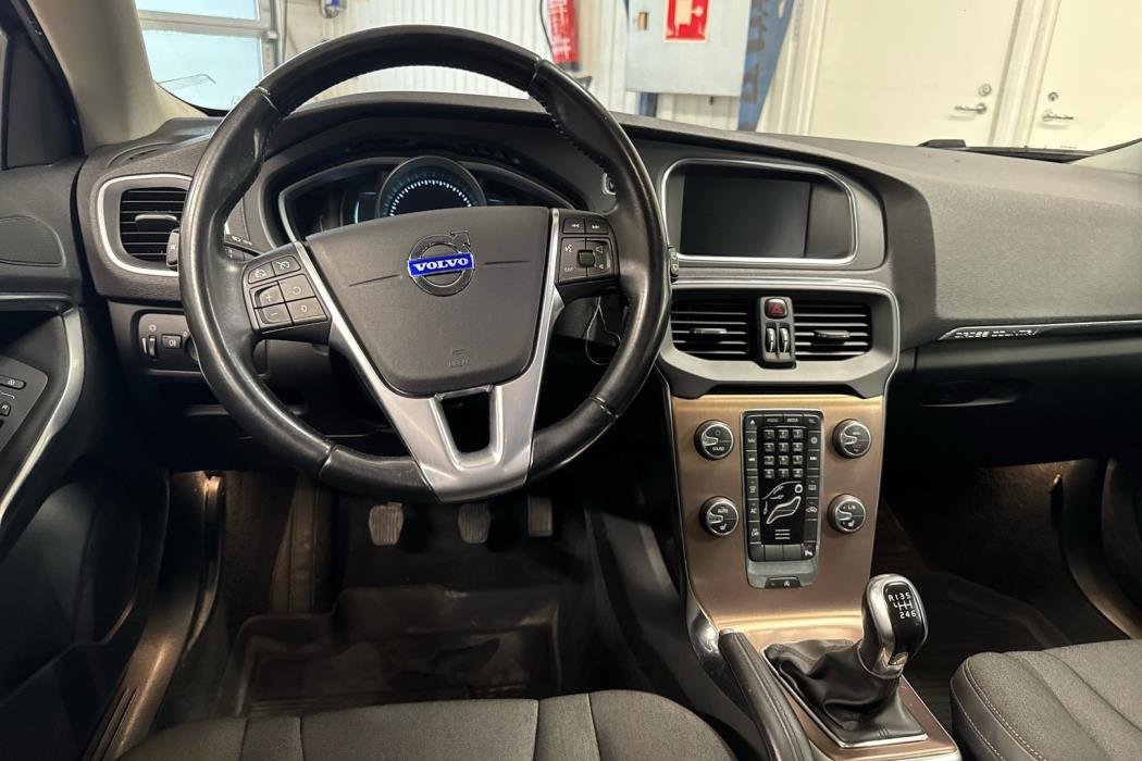 VOLVO V40 Cross Country 2014
