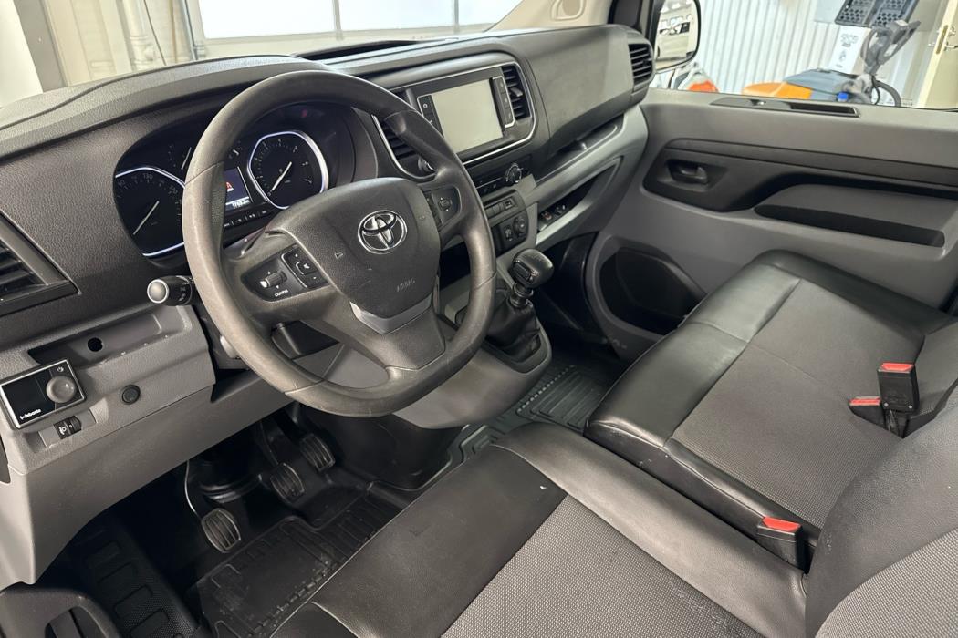 TOYOTA Proace 2017