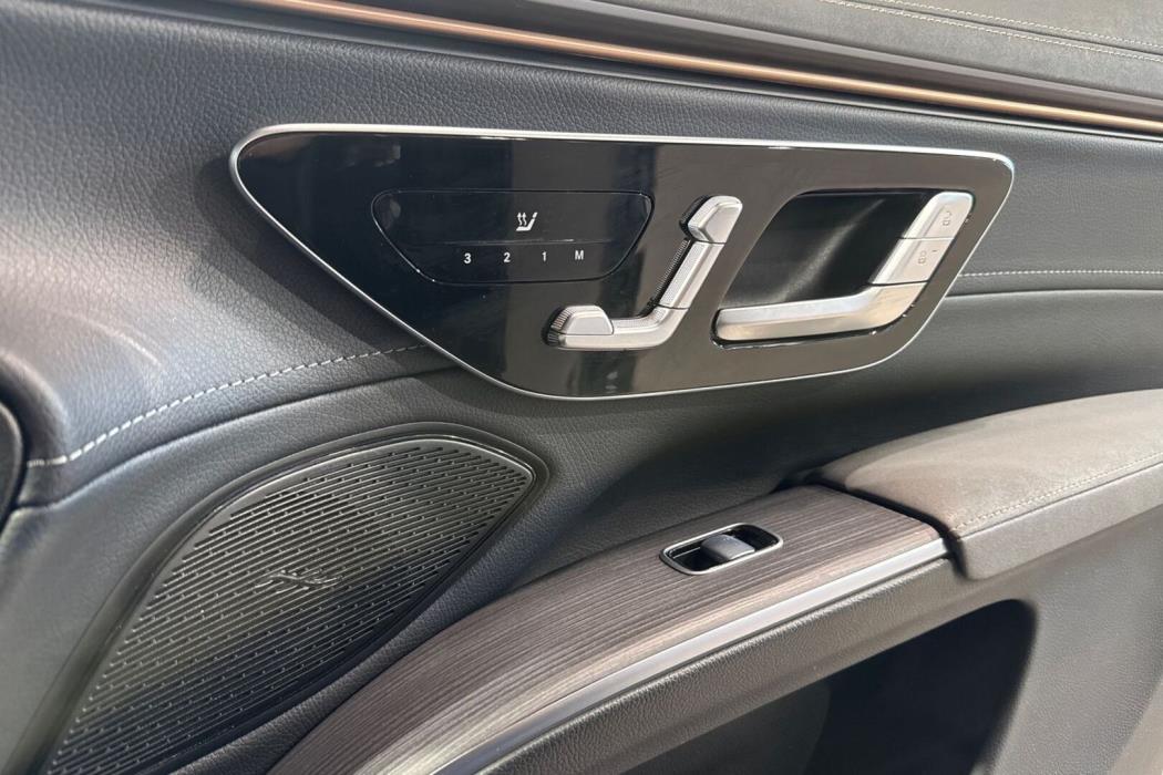MERCEDES-BENZ EQS SUV 2023