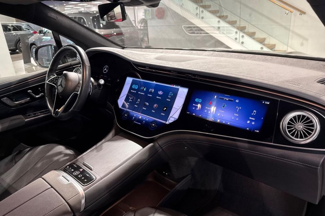 MERCEDES-BENZ EQS SUV 2023