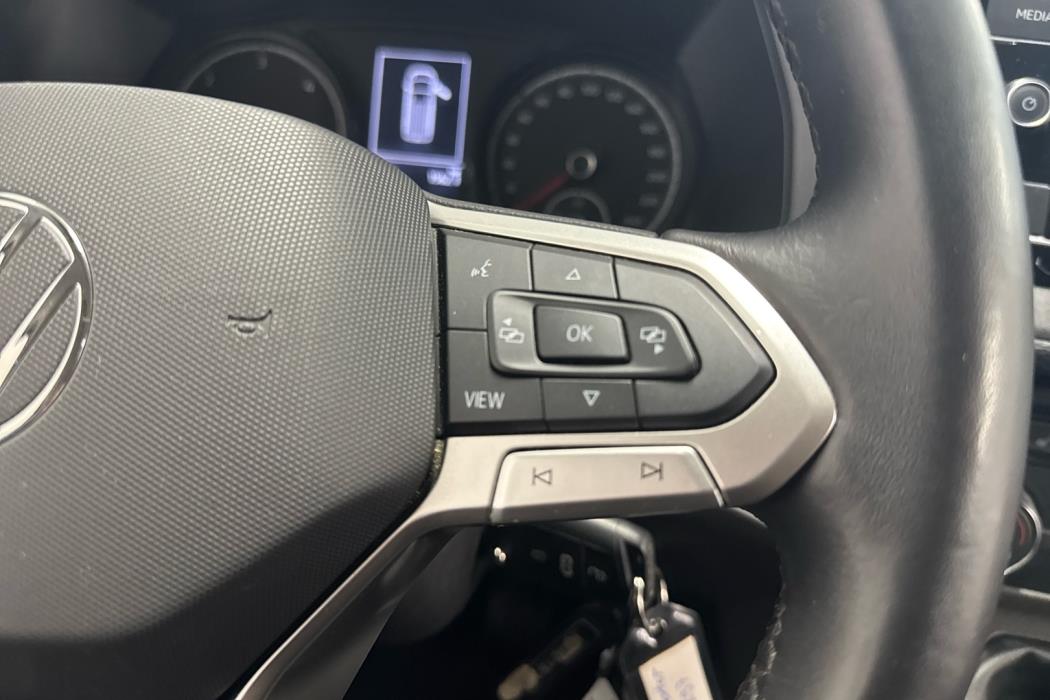 VOLKSWAGEN Transporter 2024