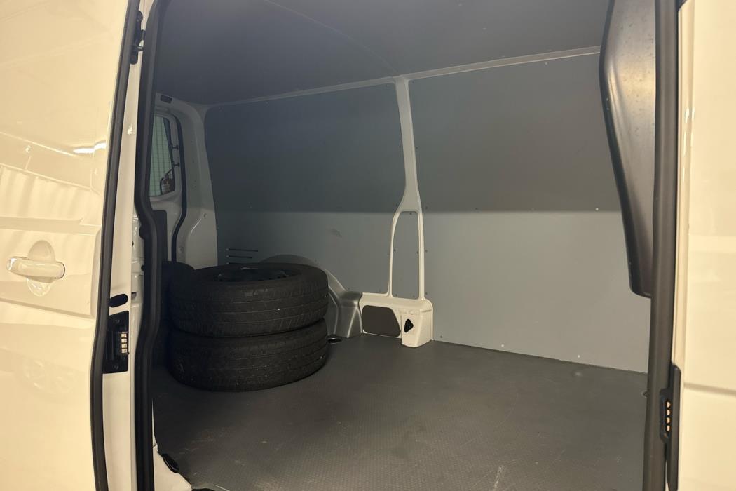 VOLKSWAGEN Transporter 2024