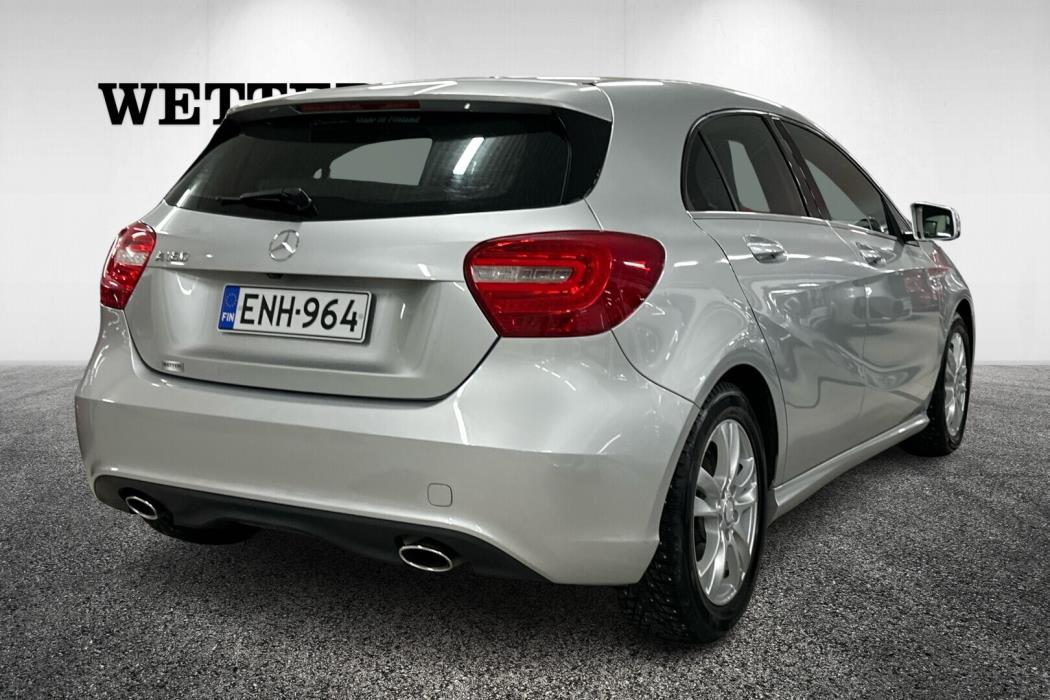 MERCEDES-BENZ A 2015