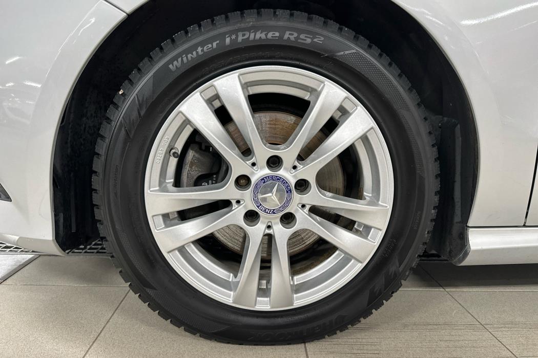 MERCEDES-BENZ A 2015