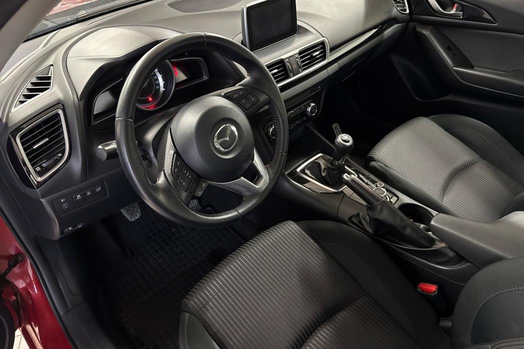 MAZDA 3 2015