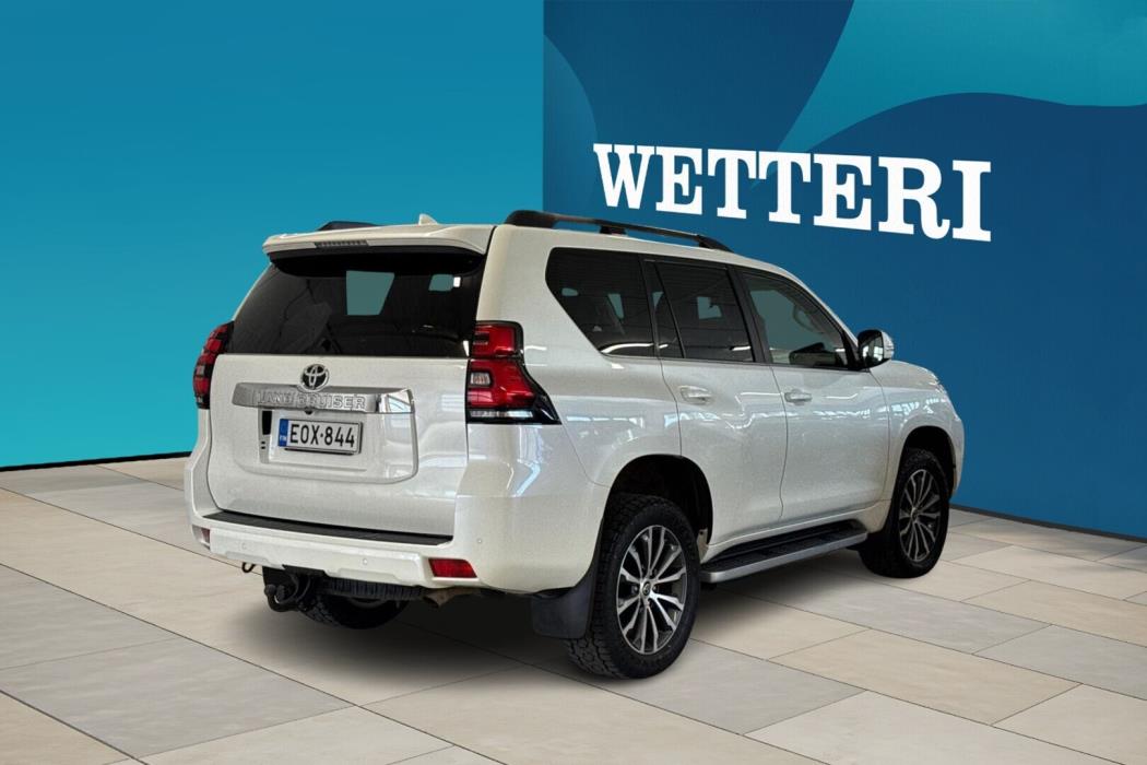 TOYOTA Land Cruiser 2018