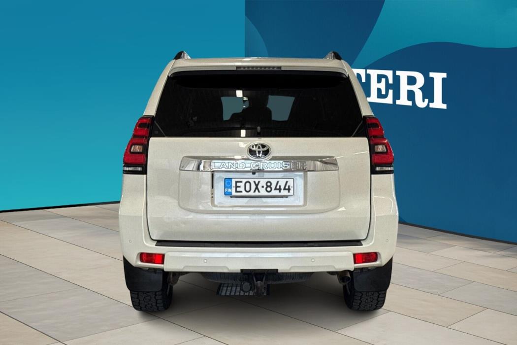 TOYOTA Land Cruiser 2018
