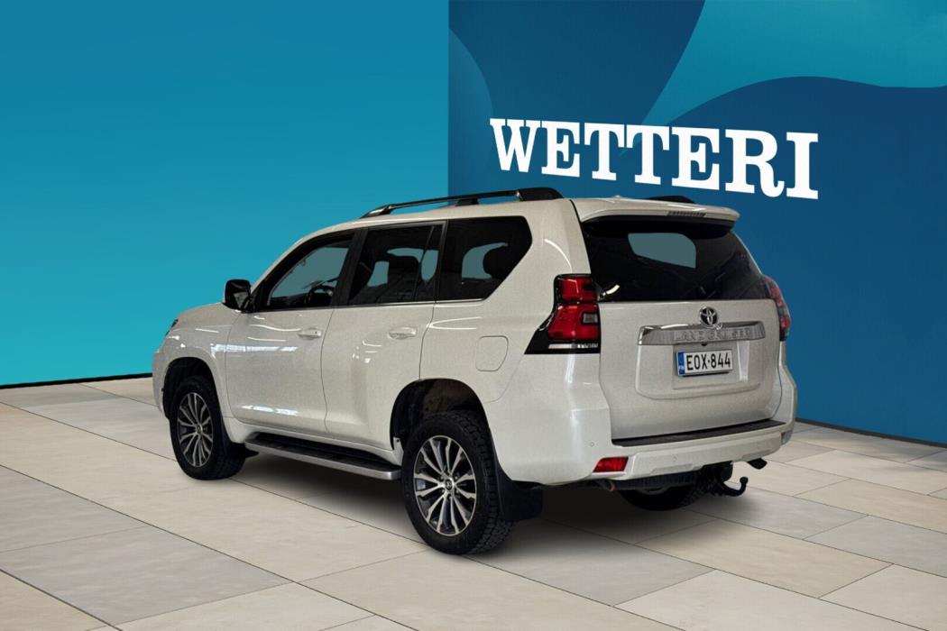 TOYOTA Land Cruiser 2018