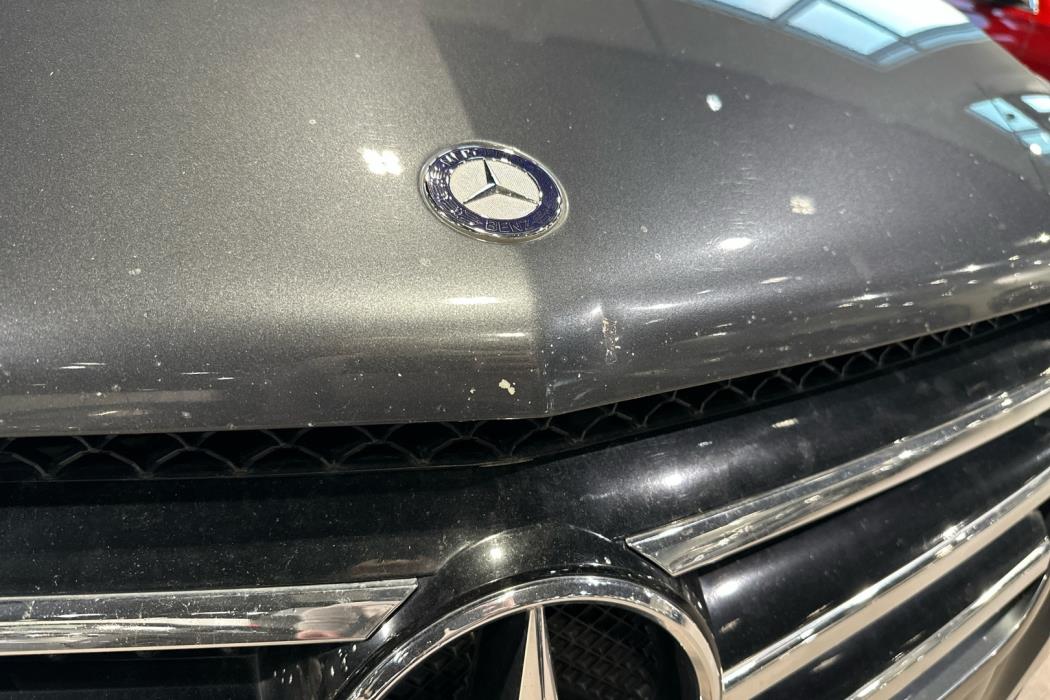 MERCEDES-BENZ R 2010