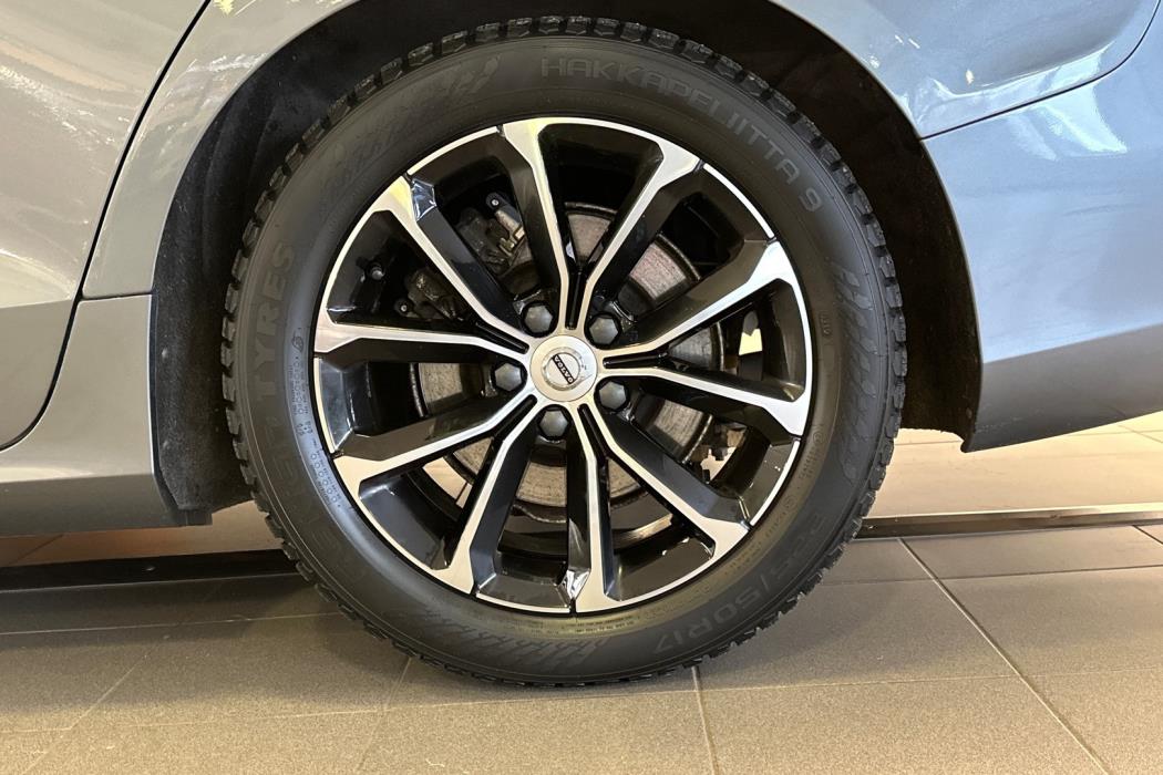 VOLVO V60 2020
