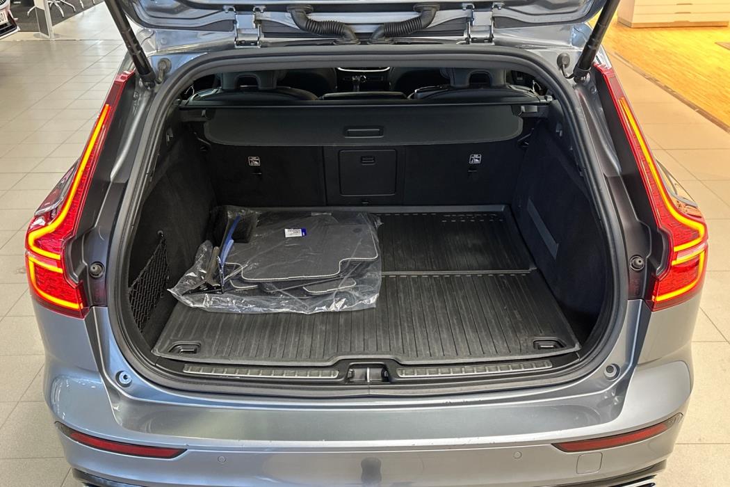 VOLVO V60 2020