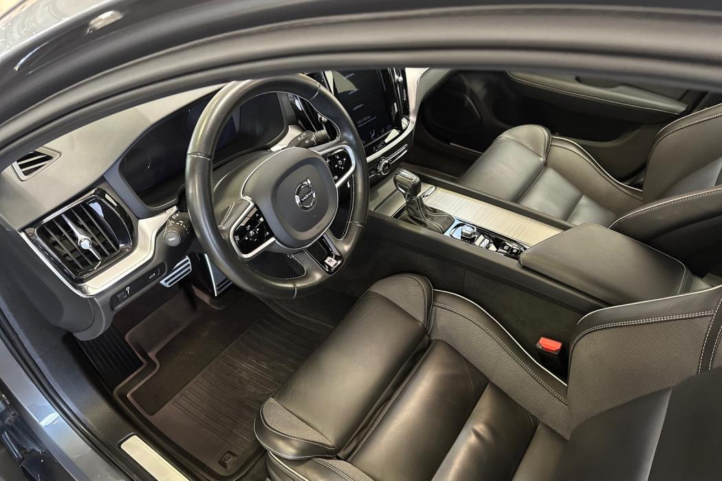 VOLVO V60 2020