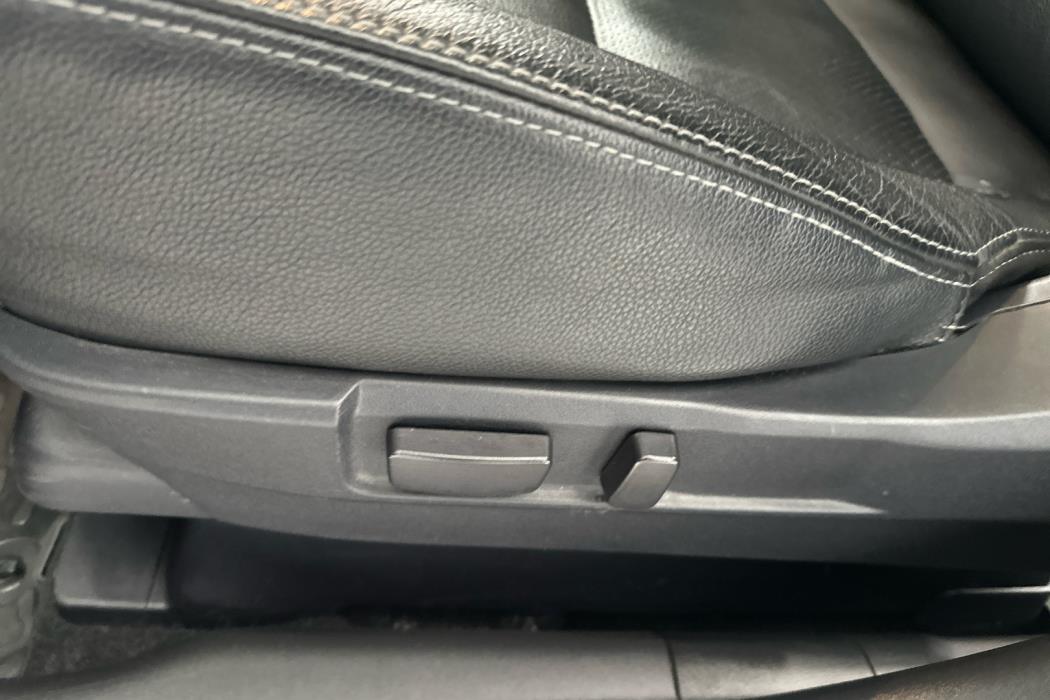 MITSUBISHI Outlander PHEV 2015