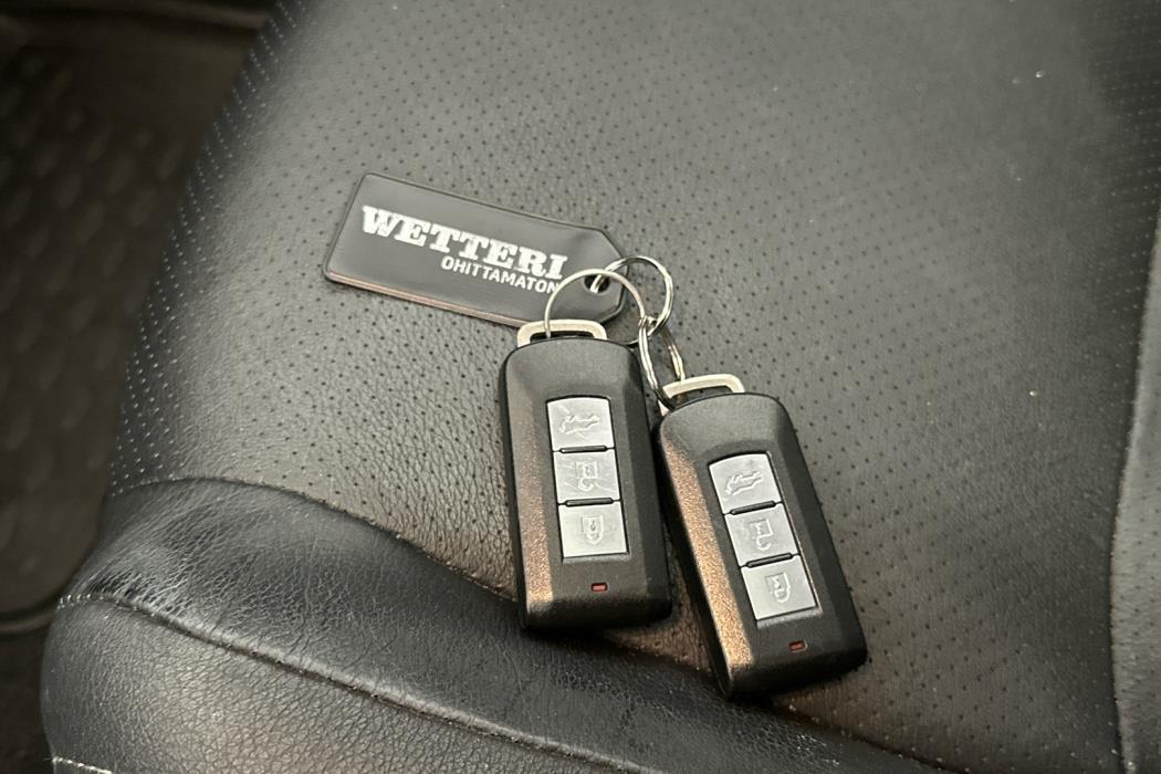 MITSUBISHI Outlander PHEV 2015