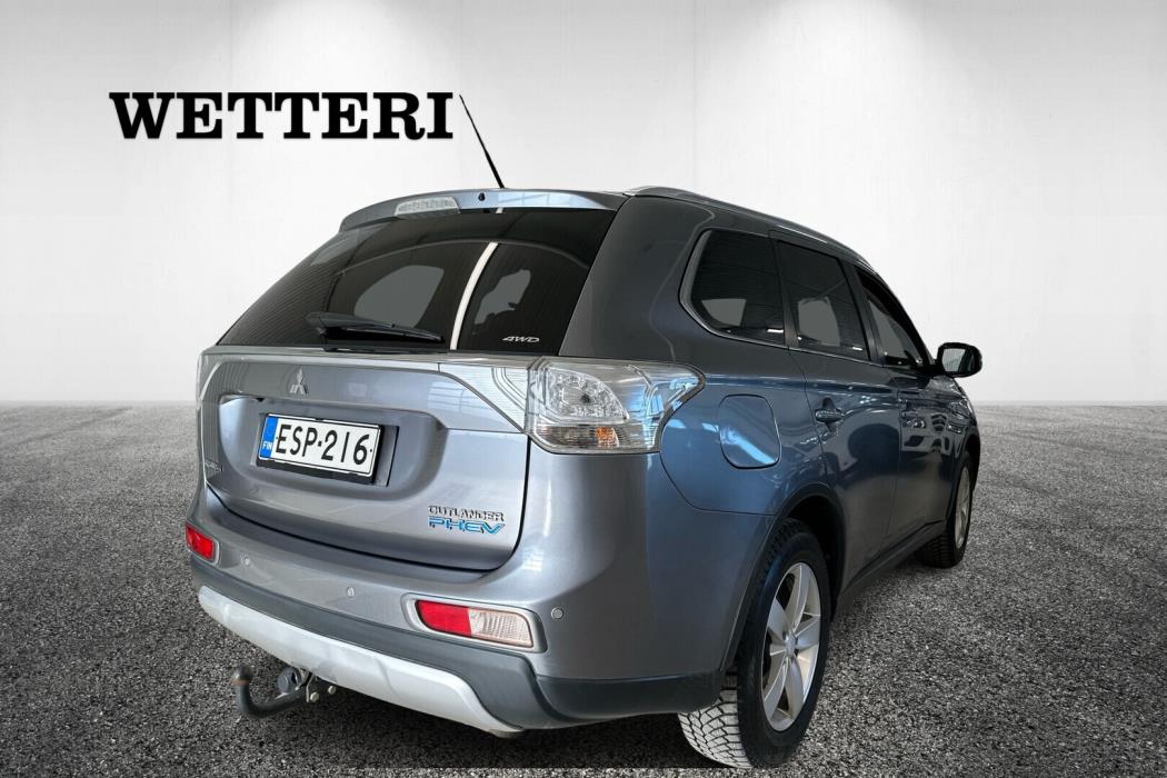 MITSUBISHI Outlander PHEV 2015