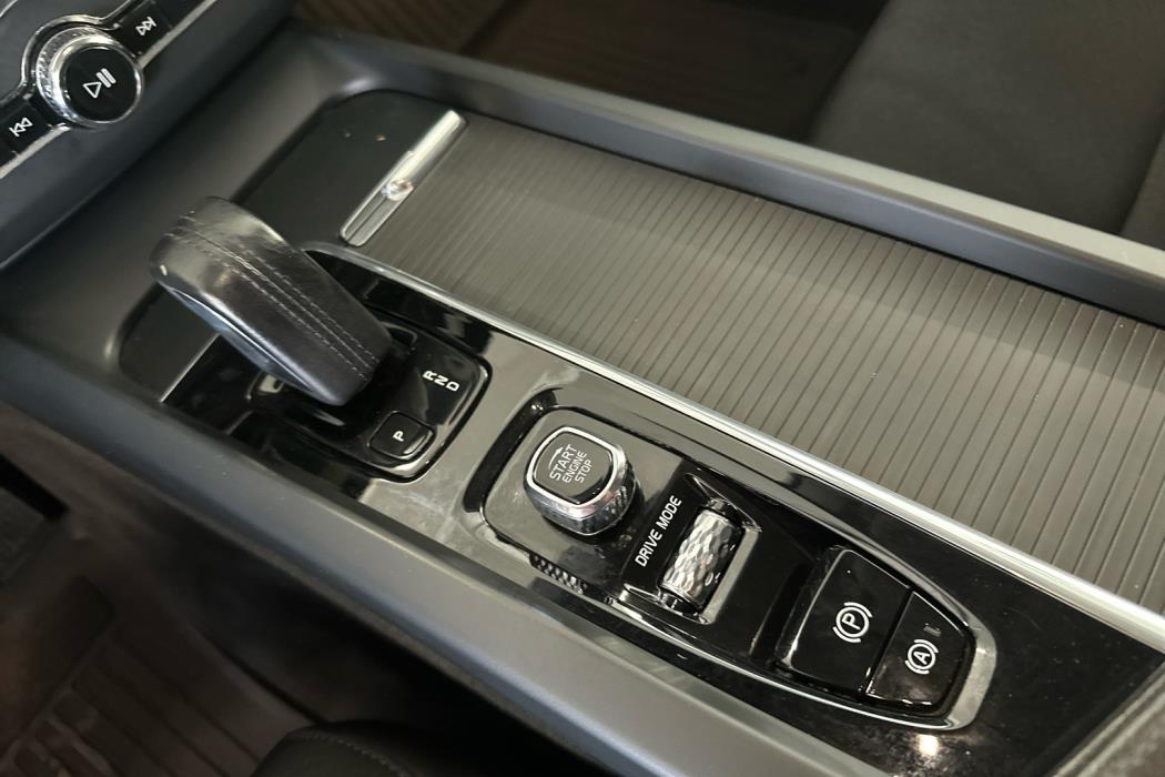 VOLVO XC60 2020