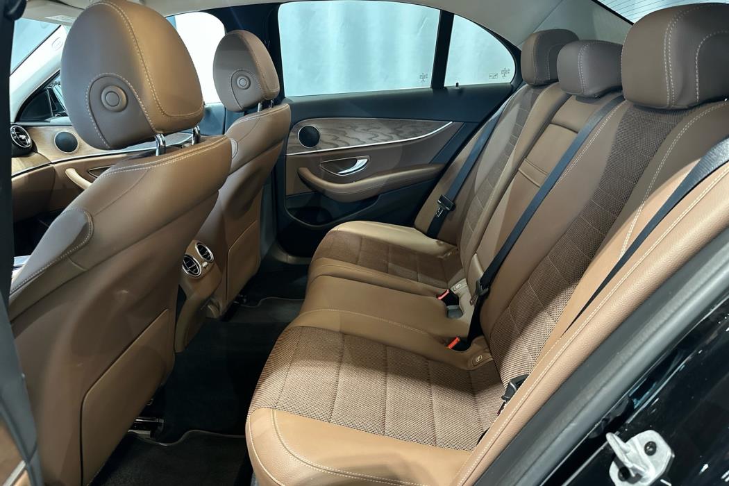 MERCEDES-BENZ E 2021
