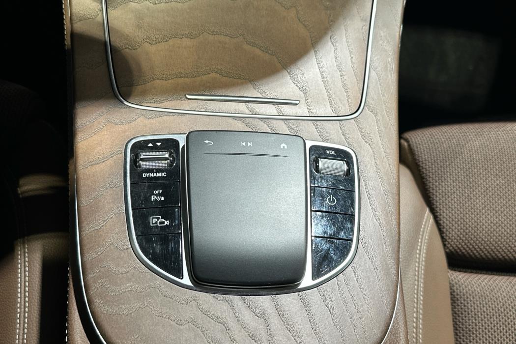 MERCEDES-BENZ E 2021