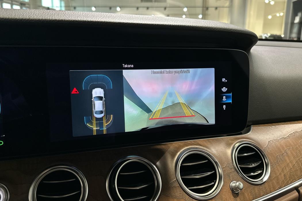 MERCEDES-BENZ E 2021