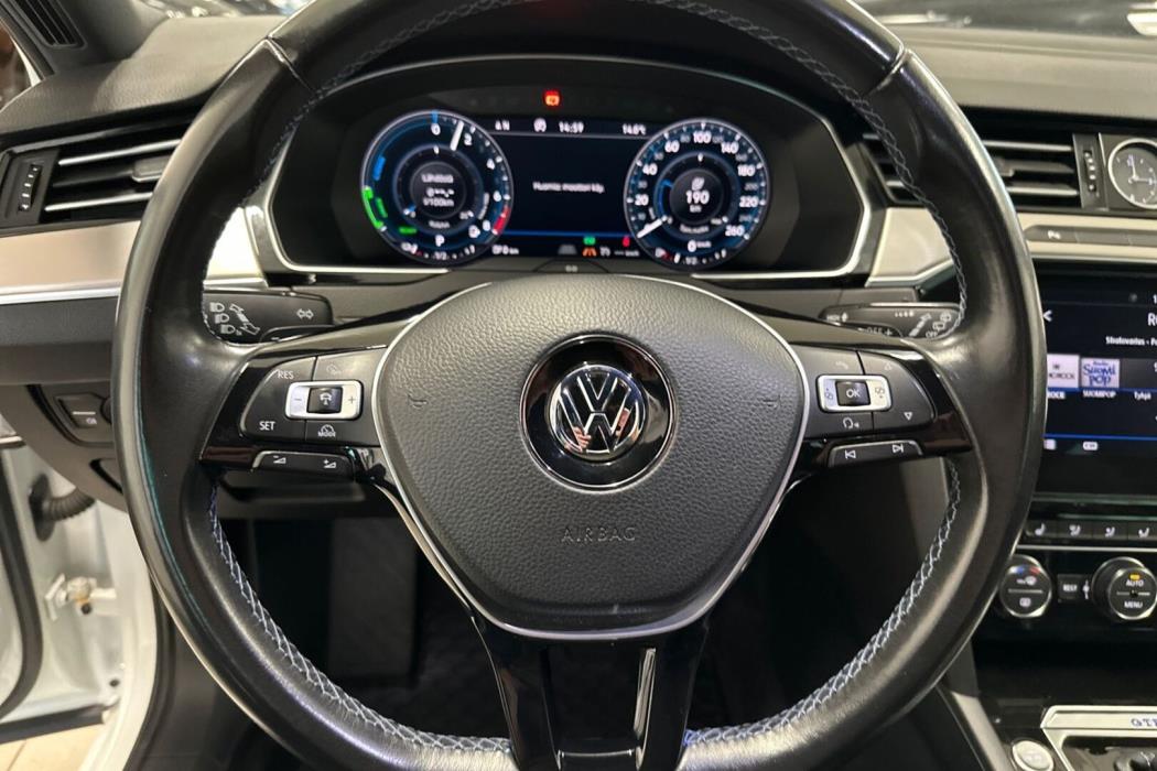 VOLKSWAGEN Passat 2018