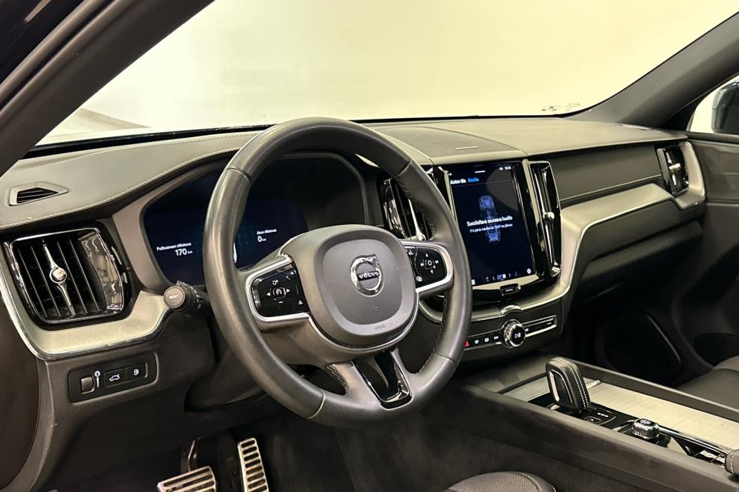 VOLVO XC60 2022