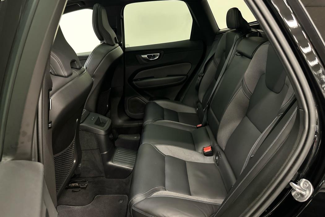 VOLVO XC60 2022