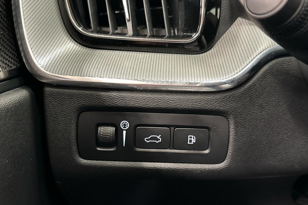 VOLVO XC60 2022