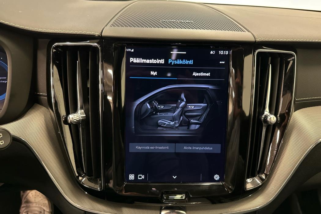 VOLVO XC60 2022