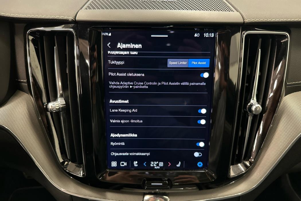 VOLVO XC60 2022