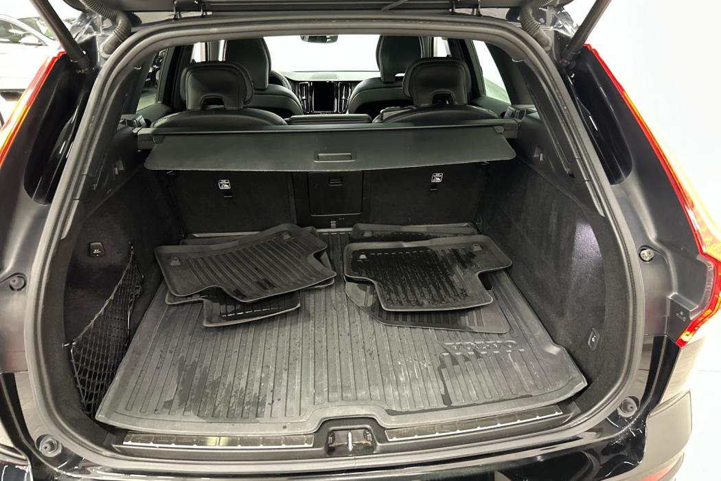 VOLVO XC60 2022