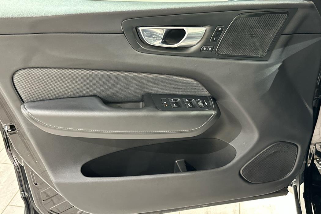 VOLVO XC60 2022