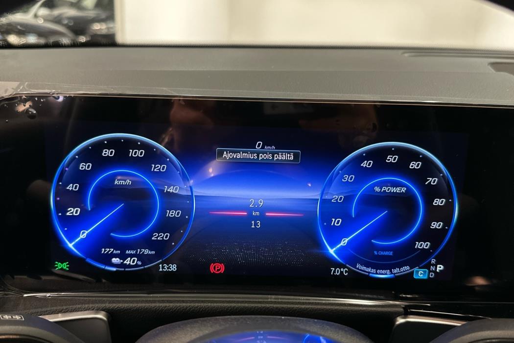 MERCEDES-BENZ EQB 2025