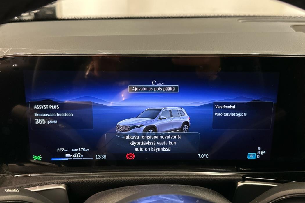 MERCEDES-BENZ EQB 2025