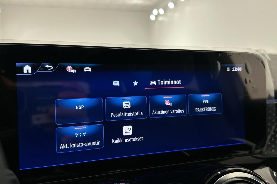 MERCEDES-BENZ EQB 2025