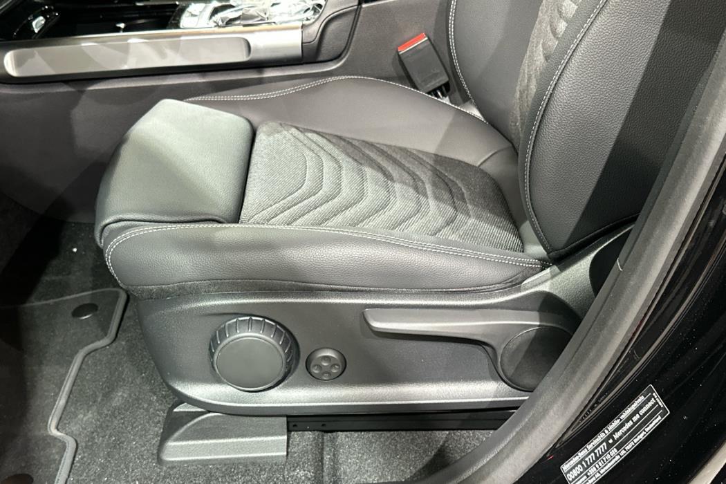 MERCEDES-BENZ EQB 2025