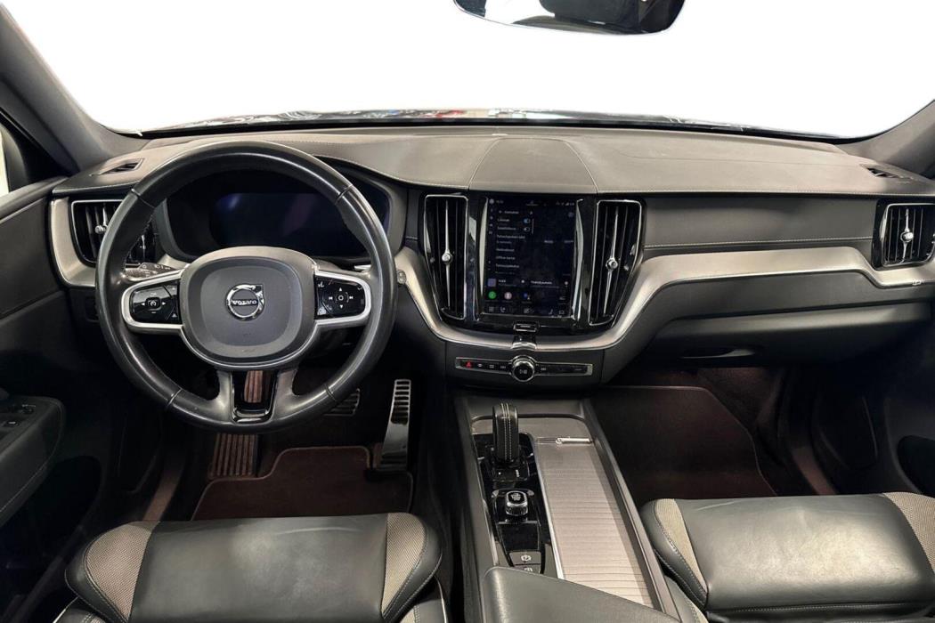 VOLVO XC60 2022