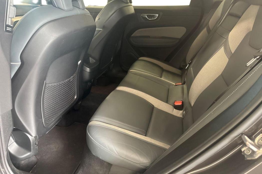VOLVO XC60 2022