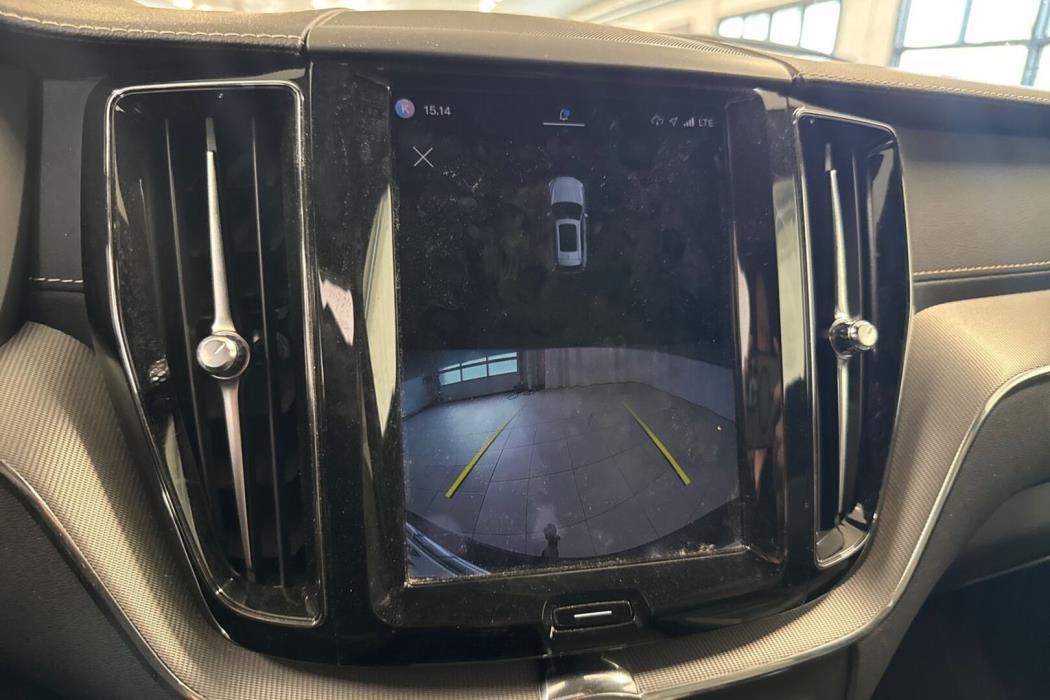 VOLVO XC60 2022