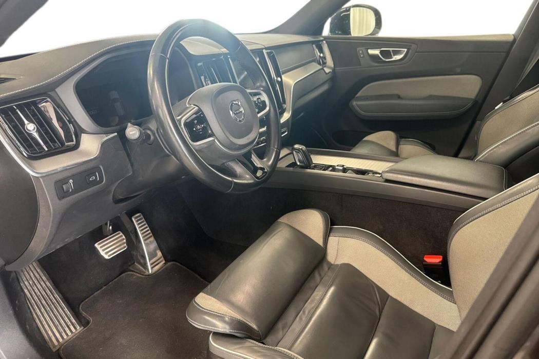VOLVO XC60 2022