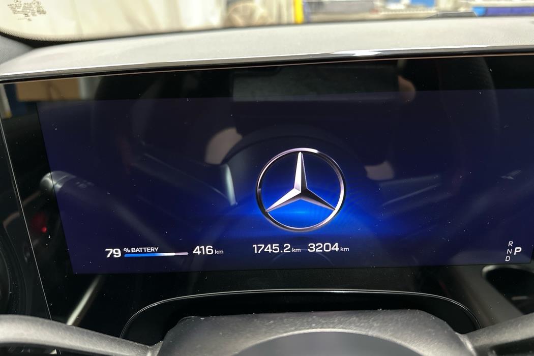 MERCEDES-BENZ CLA 2025