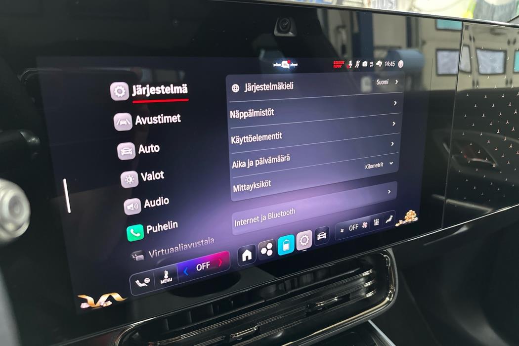 MERCEDES-BENZ CLA 2025