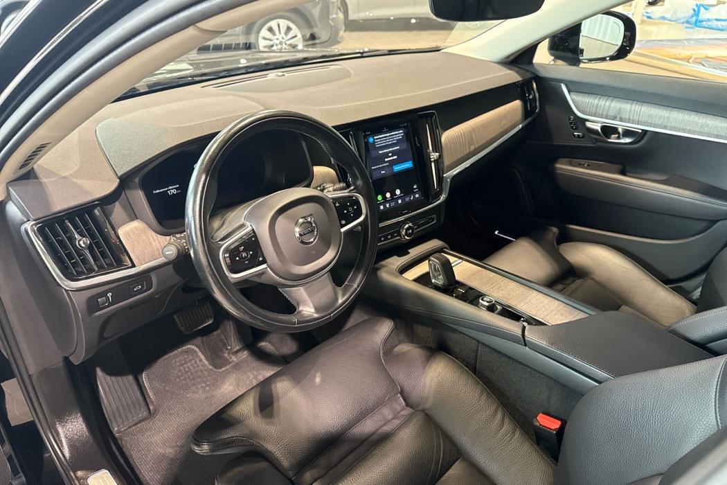 VOLVO V90 Cross Country 2022