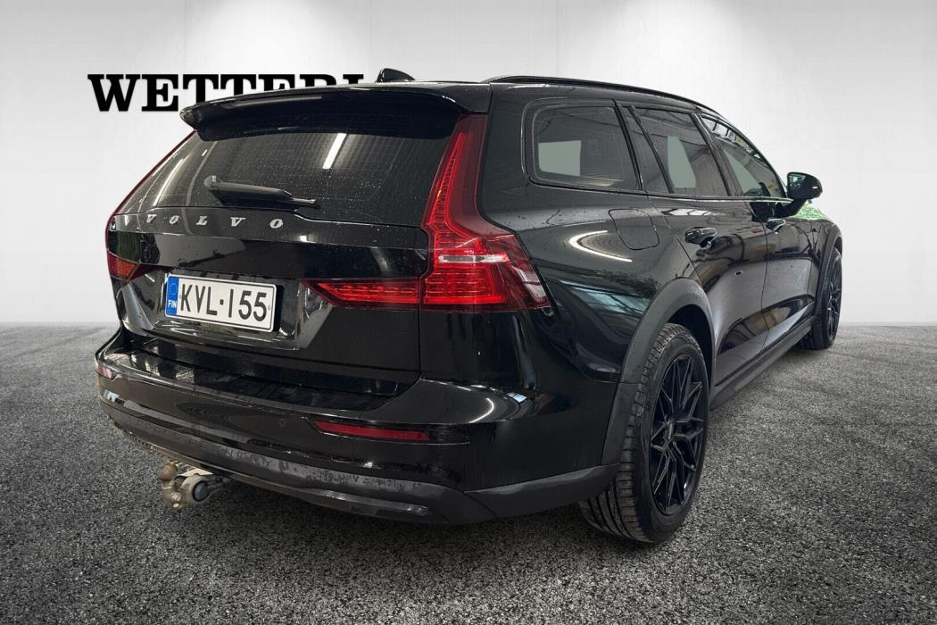VOLVO V60 Cross Country 2023