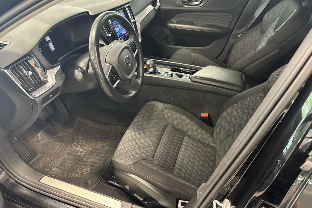 VOLVO V60 Cross Country 2023