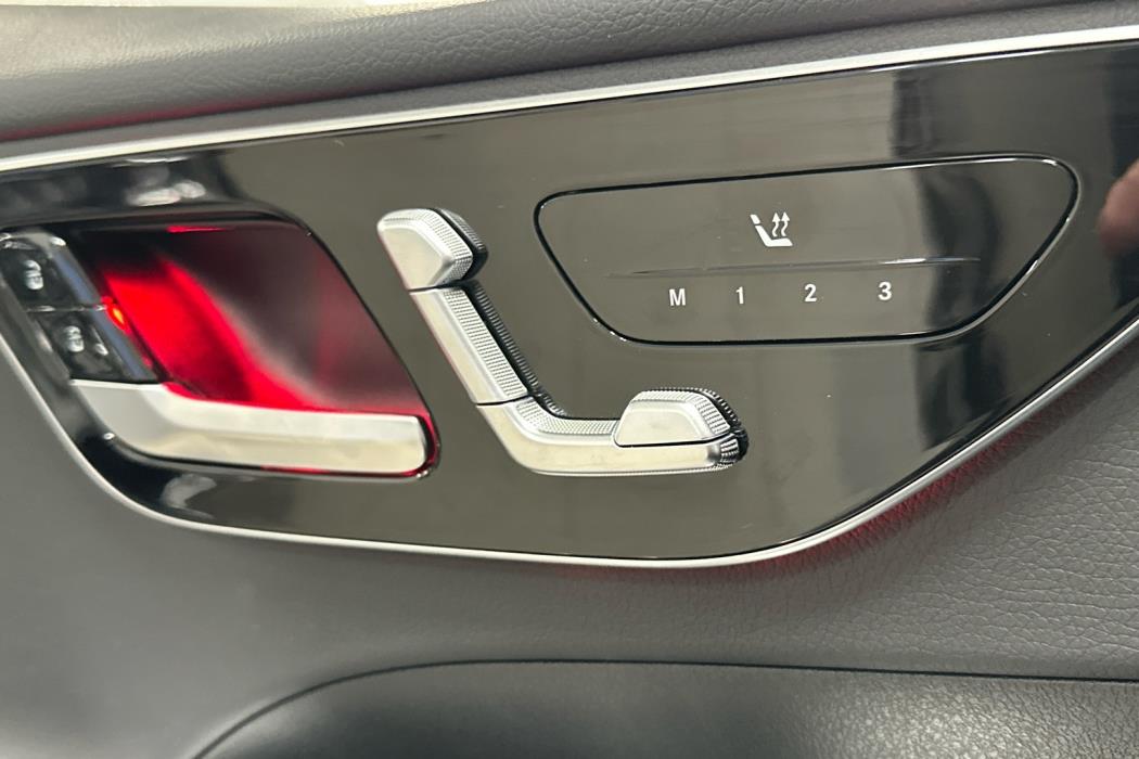 MERCEDES-BENZ C 2023